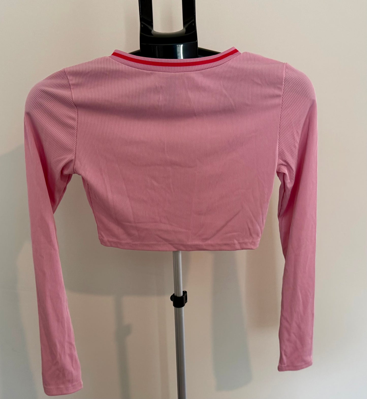 Pink Ribbed Long Sleeve Crop Top – Soft Stretchy Fit SIZE MEDIUM