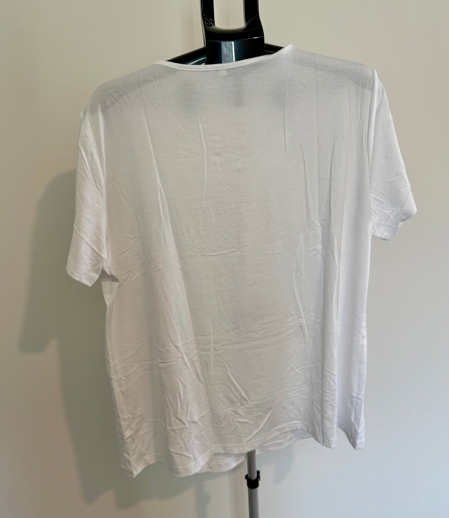 White V-Neck Short Sleeve Top – Gathered Front Detail SIZE 2XL