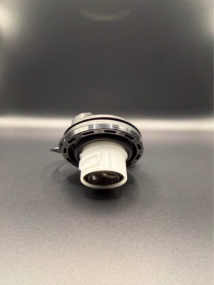 Gas Cap For Range Rover, Land Rover, LR3, LR4, Sport