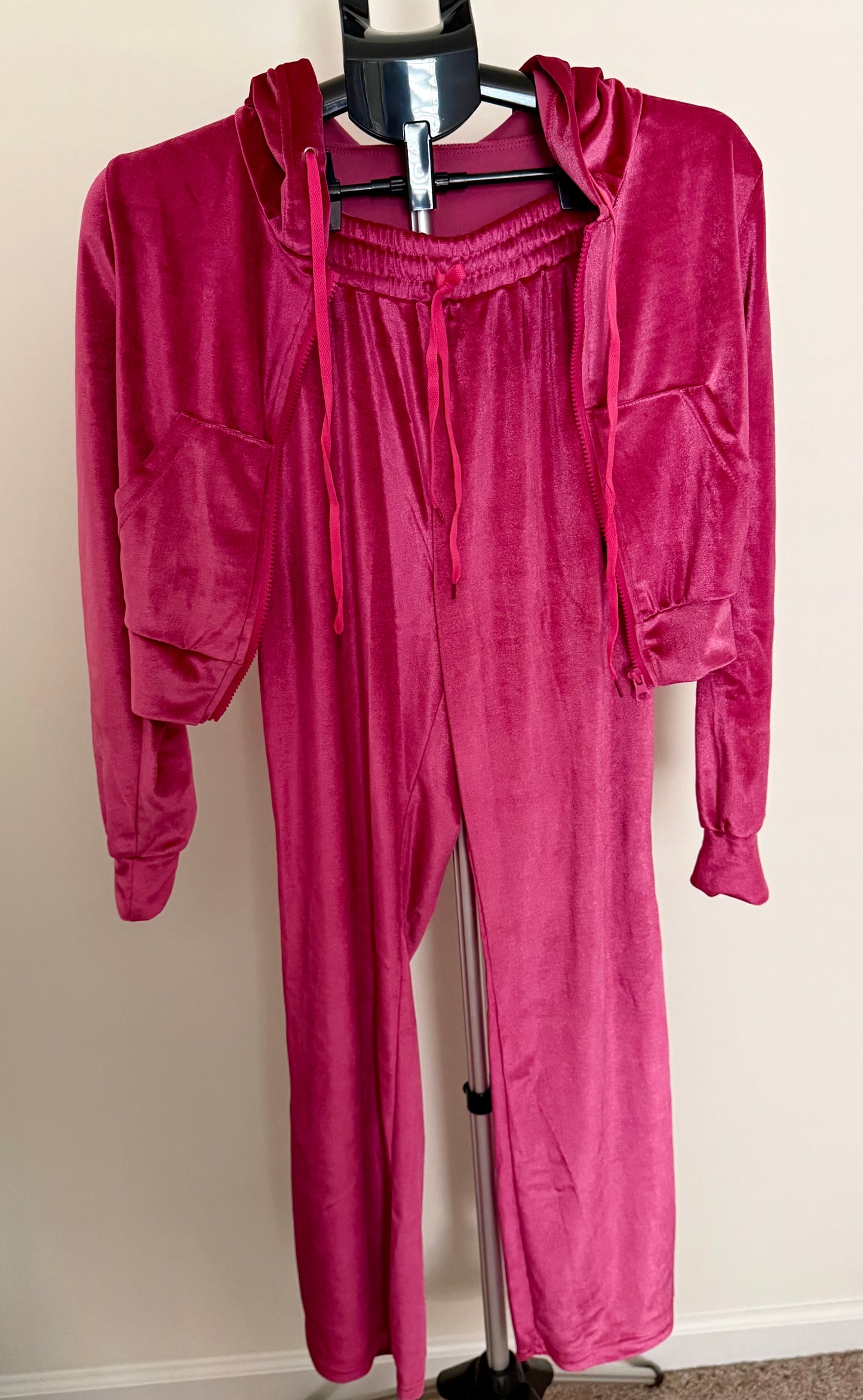 Juicy Style Pink Velour Hoodie & Jogger Set – Rhinestone “Juicy” Back SIZE SMALL