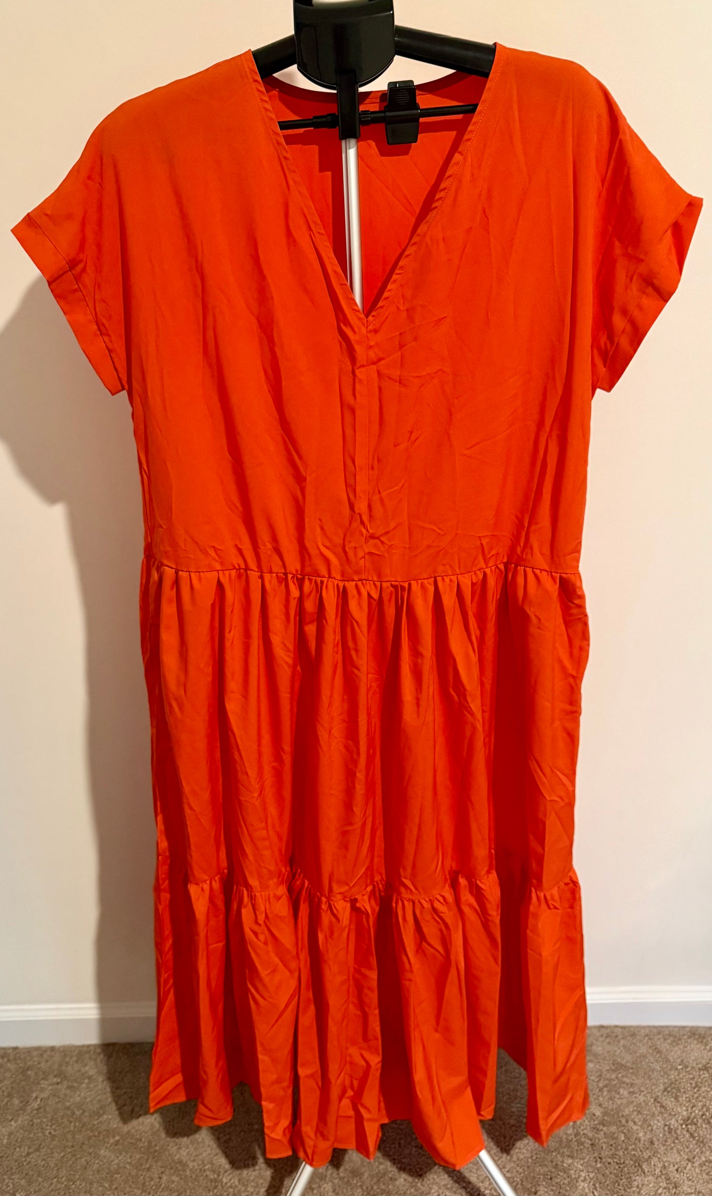 Women's Orange Tiered Midi Dress – Short Sleeve, V-Neck SIZE XL