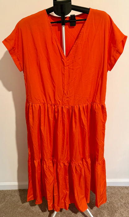 Women's Orange Tiered Midi Dress – Short Sleeve, V-Neck SIZE XL