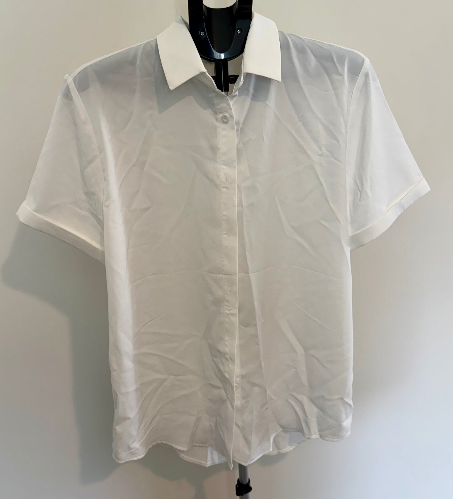 Women’s White Short-Sleeve Button-Down Blouse – Classic Collared Top SIZE XL