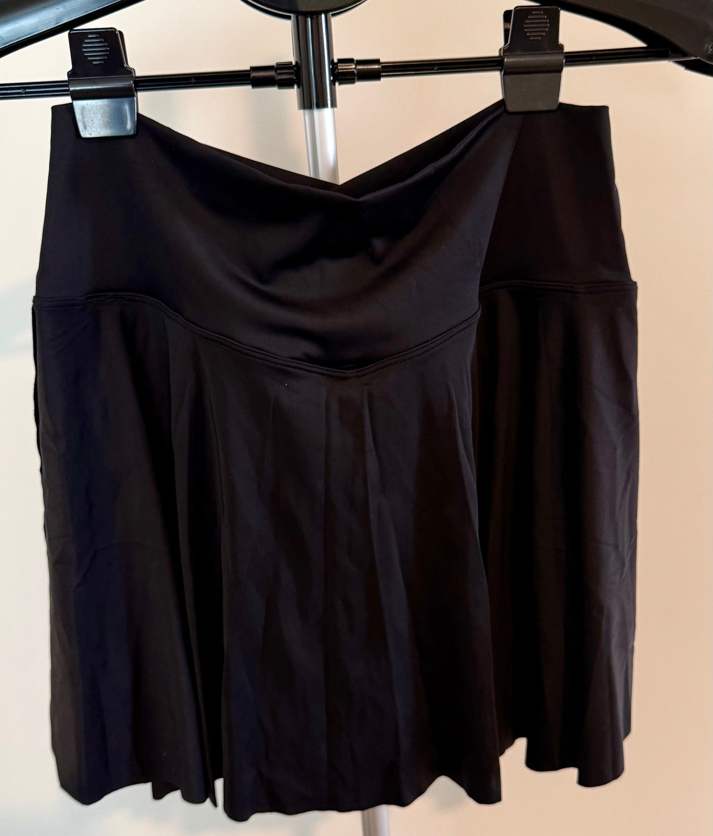 Black Crossover Athletic Skort – Stretch Activewear Skirt with Shorts SIZE MEDIUM